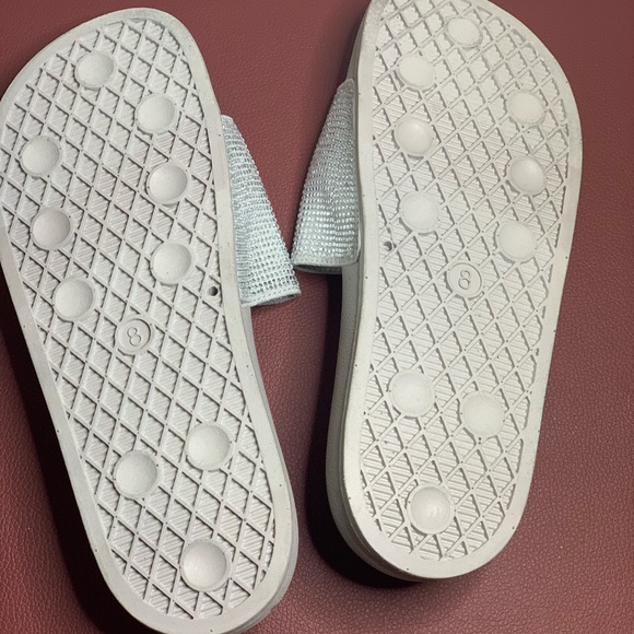 SOLD.  Slide on slippers - Picture 3 of 3